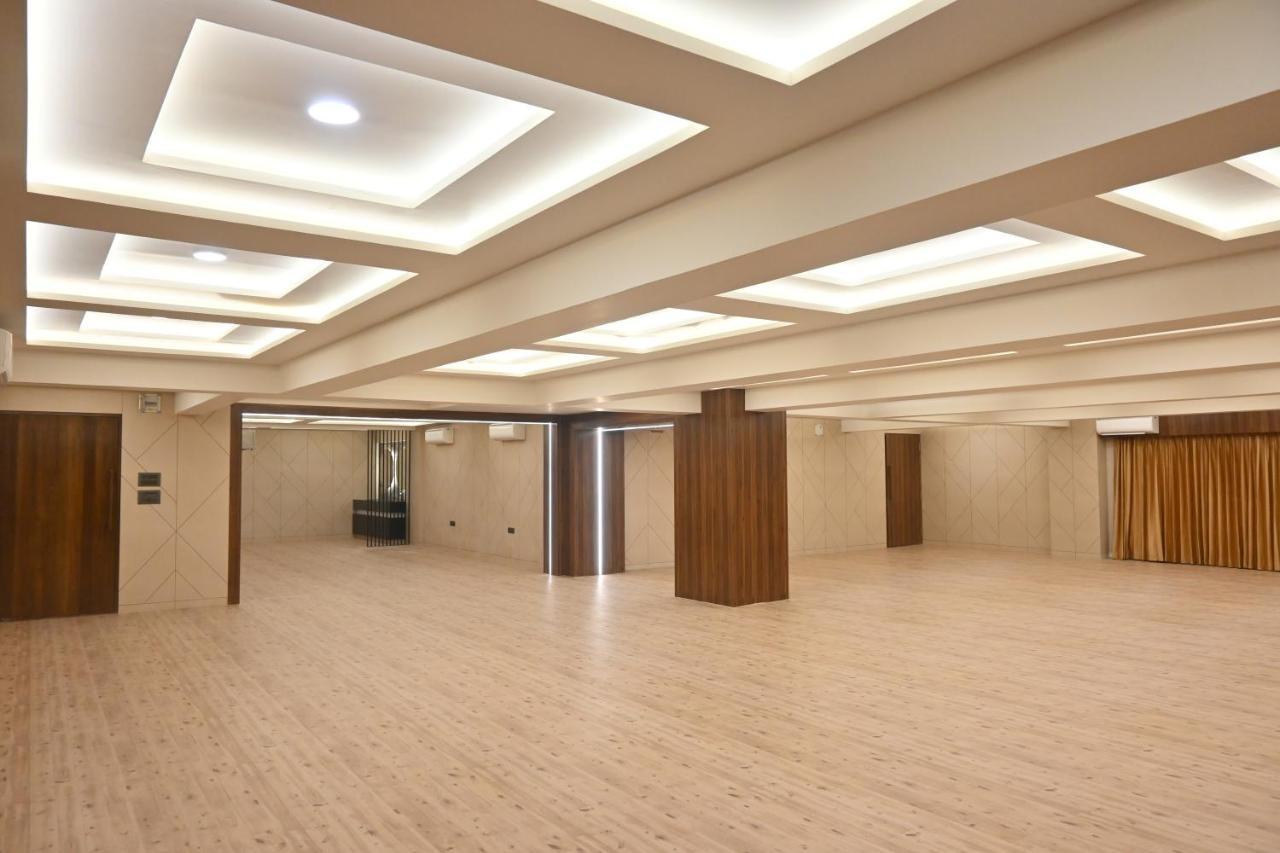 Hotel Privya Rooms And Banquet สุรัต ภายนอก รูปภาพ