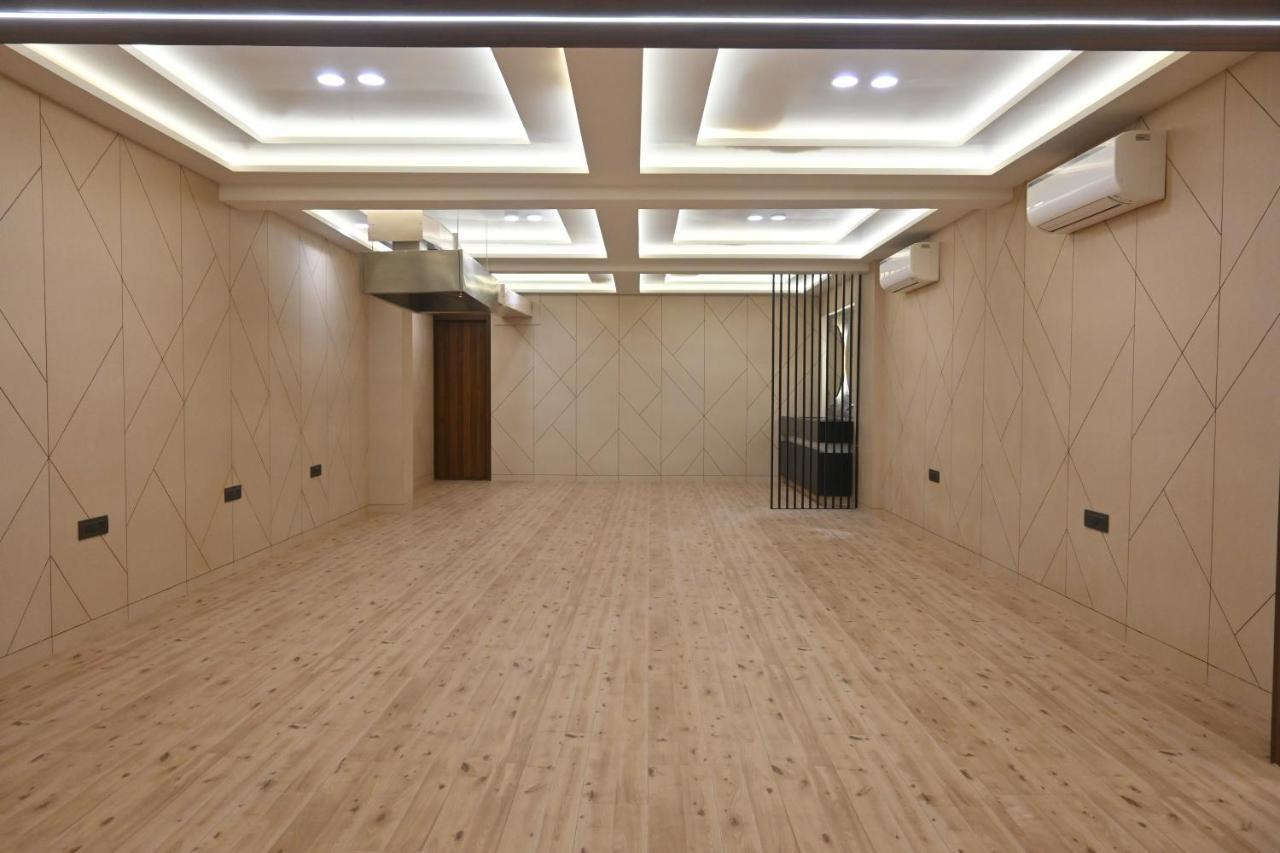 Hotel Privya Rooms And Banquet สุรัต ภายนอก รูปภาพ