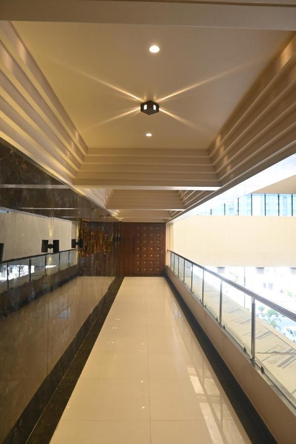 Hotel Privya Rooms And Banquet สุรัต ภายนอก รูปภาพ