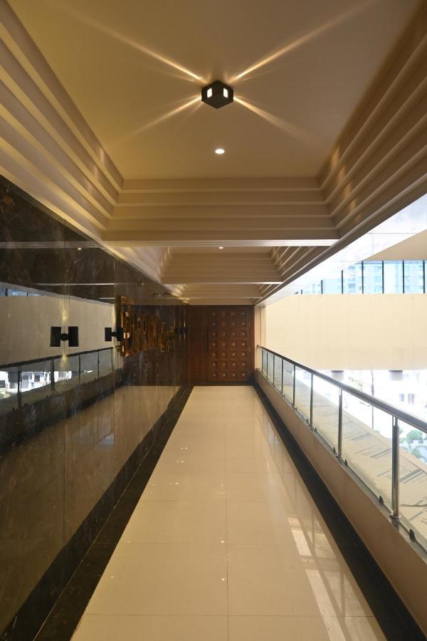 Hotel Privya Rooms And Banquet สุรัต ภายนอก รูปภาพ