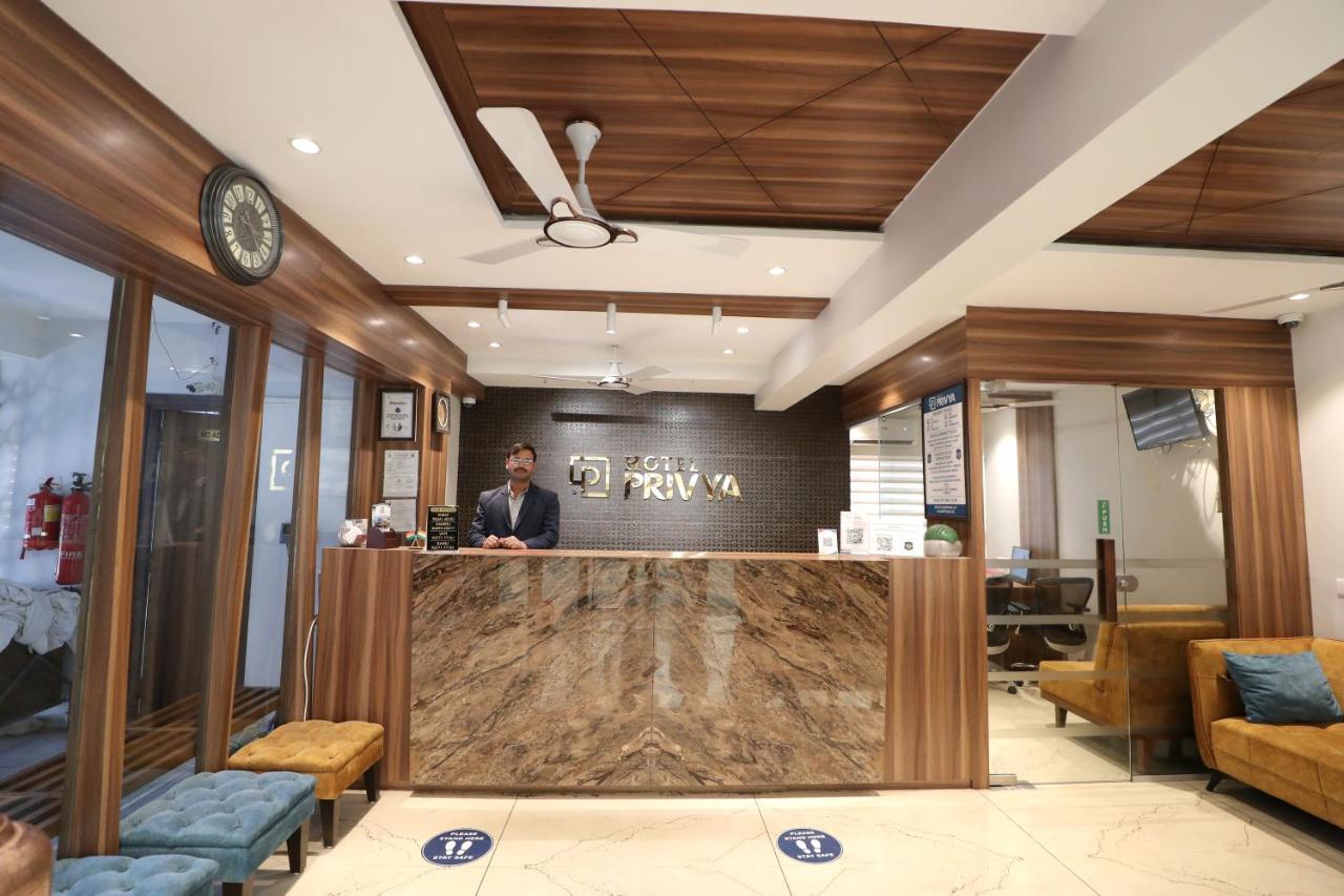 Hotel Privya Rooms And Banquet สุรัต ภายนอก รูปภาพ