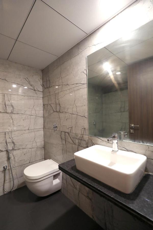 Hotel Privya Rooms And Banquet สุรัต ภายนอก รูปภาพ
